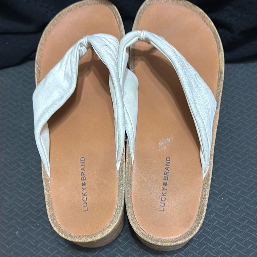 Lucky Brand White Sandals with Thong Style and Braided Straps - Picture 4 of 7